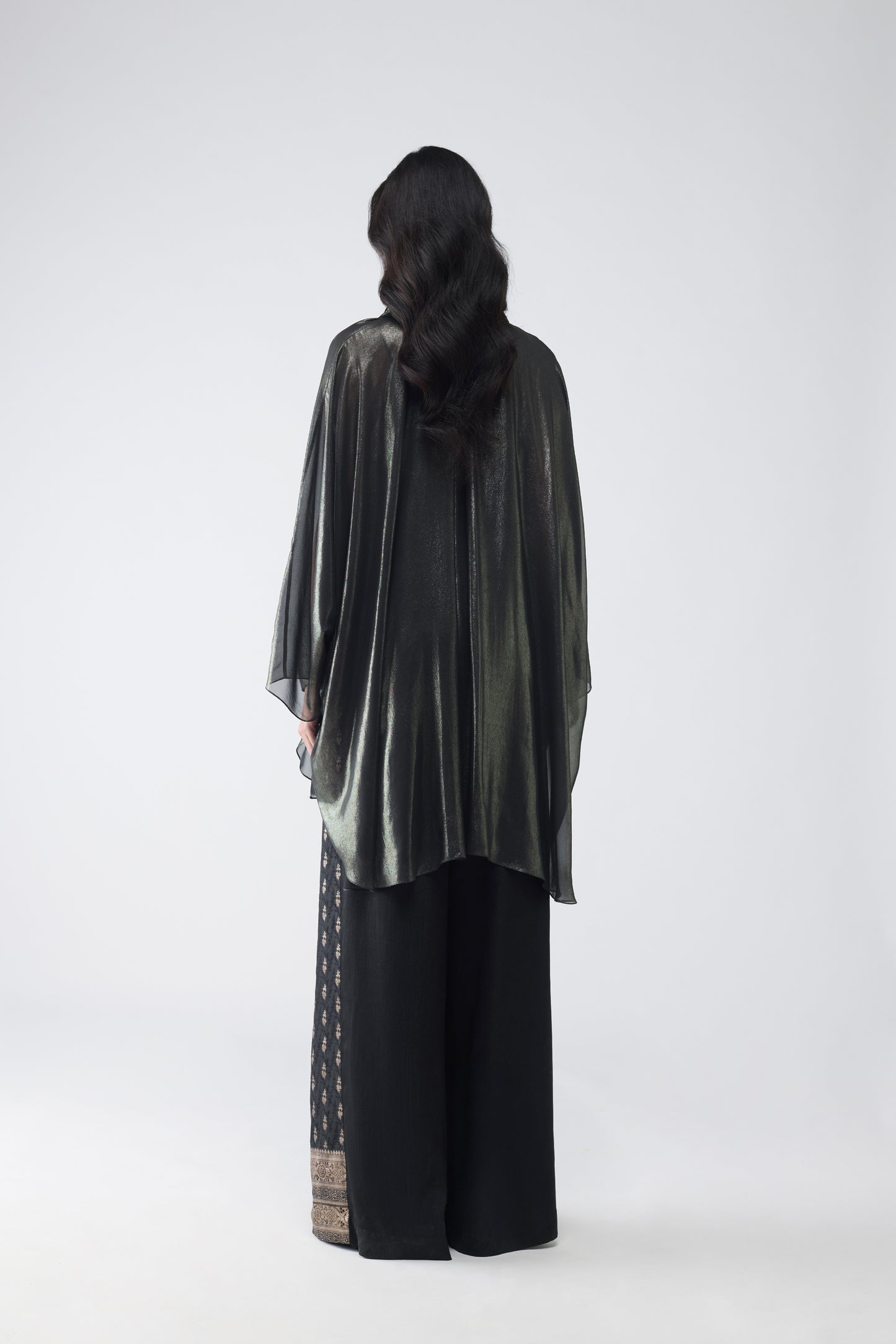 FLUID MICROPLEATED CAPE SET