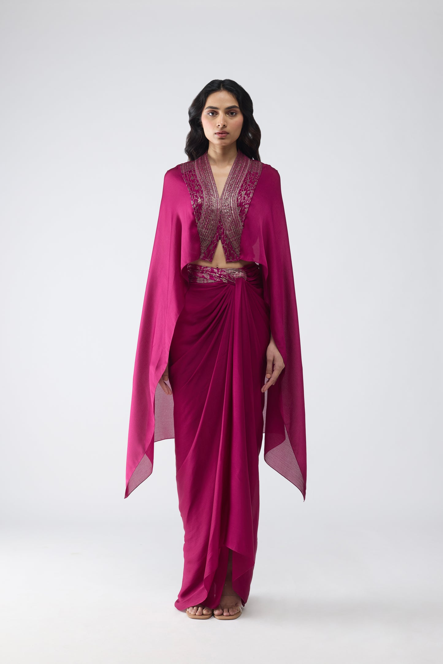 STRUCTURED CAPE SET WITH VINTAGE BANARSI DETAILING