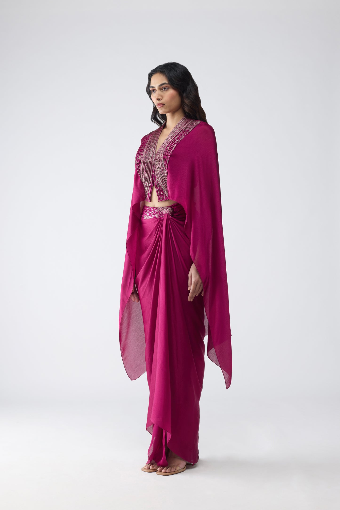 STRUCTURED CAPE SET WITH VINTAGE BANARSI DETAILING