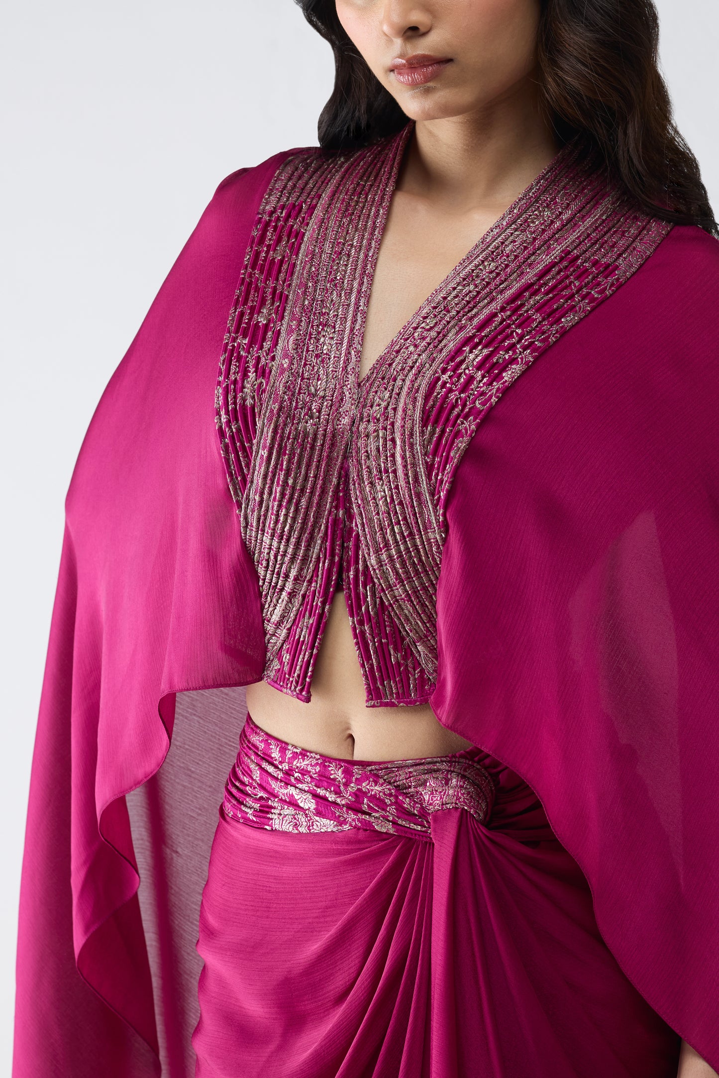 STRUCTURED CAPE SET WITH VINTAGE BANARSI DETAILING