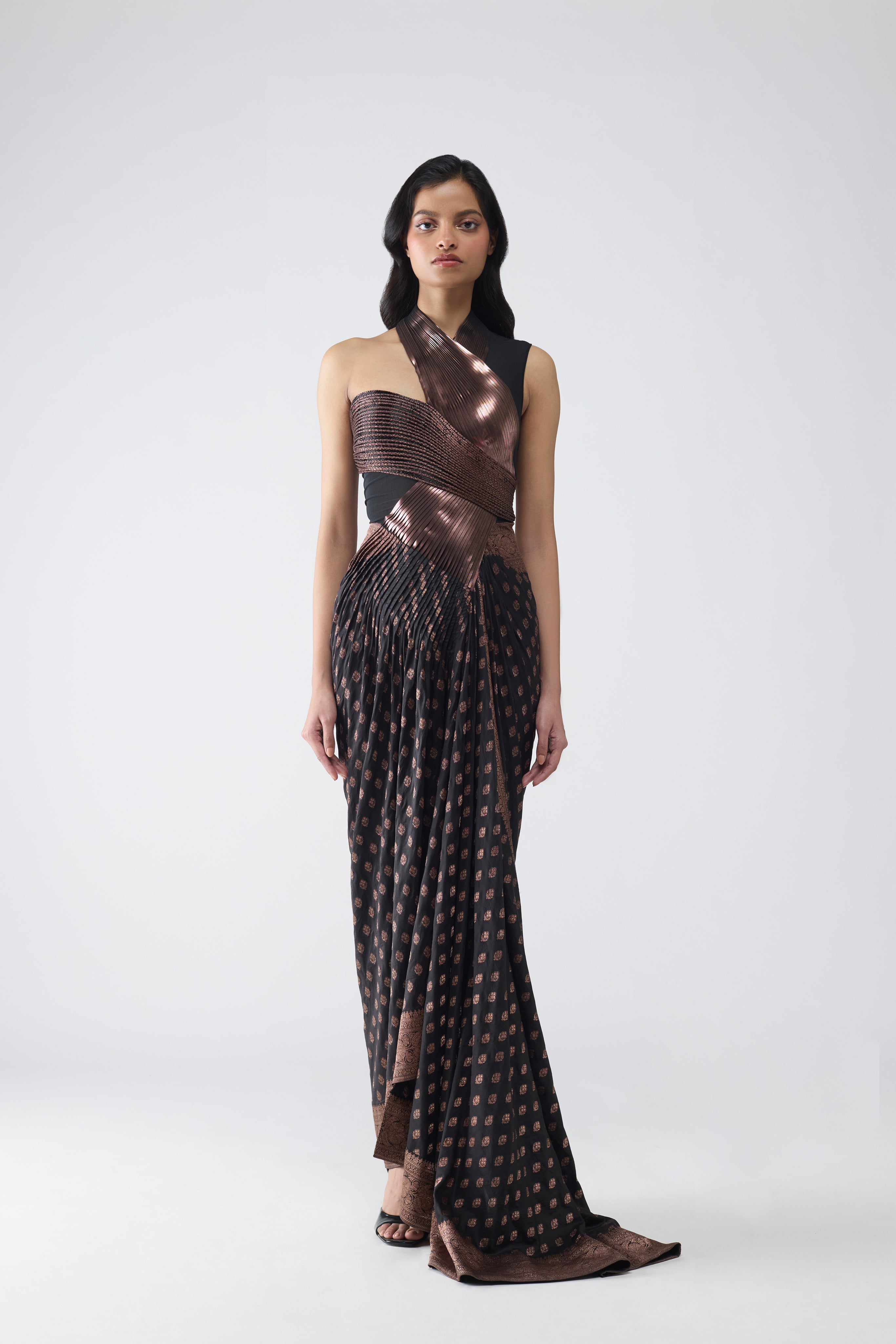 MOULDED METALLIC MICROPLEATED GOWN WITH A VINTAGE BANARSI DRAPE