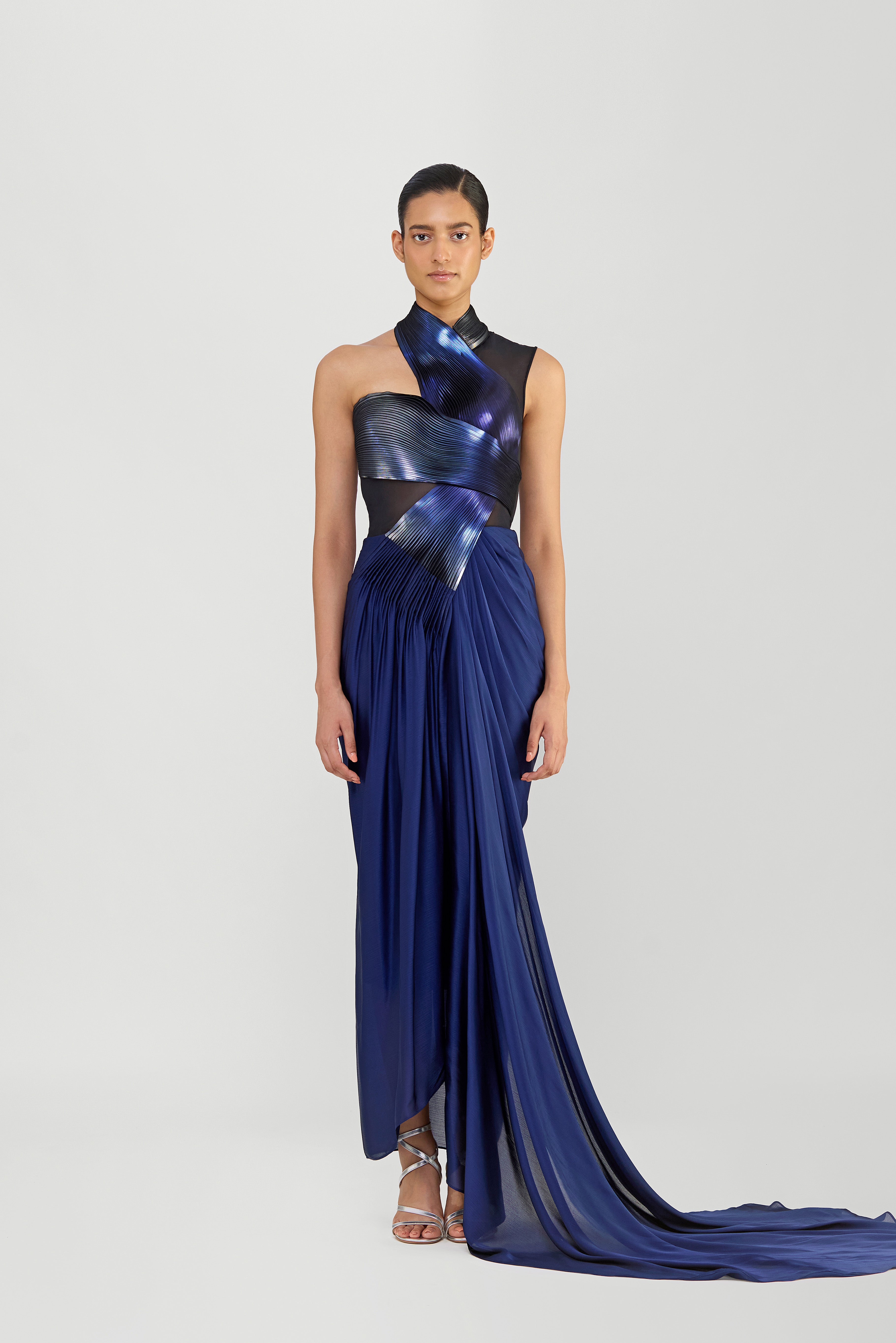 MOULDED METALLIC MICROPLEATED GOWN WITH CHIFFON DRAPE