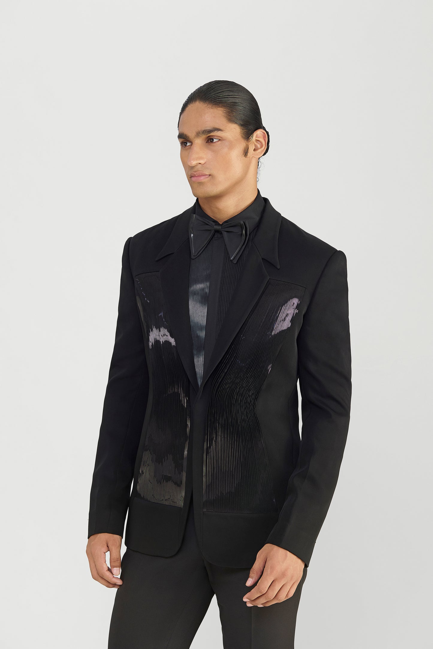 METALLIC MOCROPLEATED TUXEDO SET IN SATIN CREPE