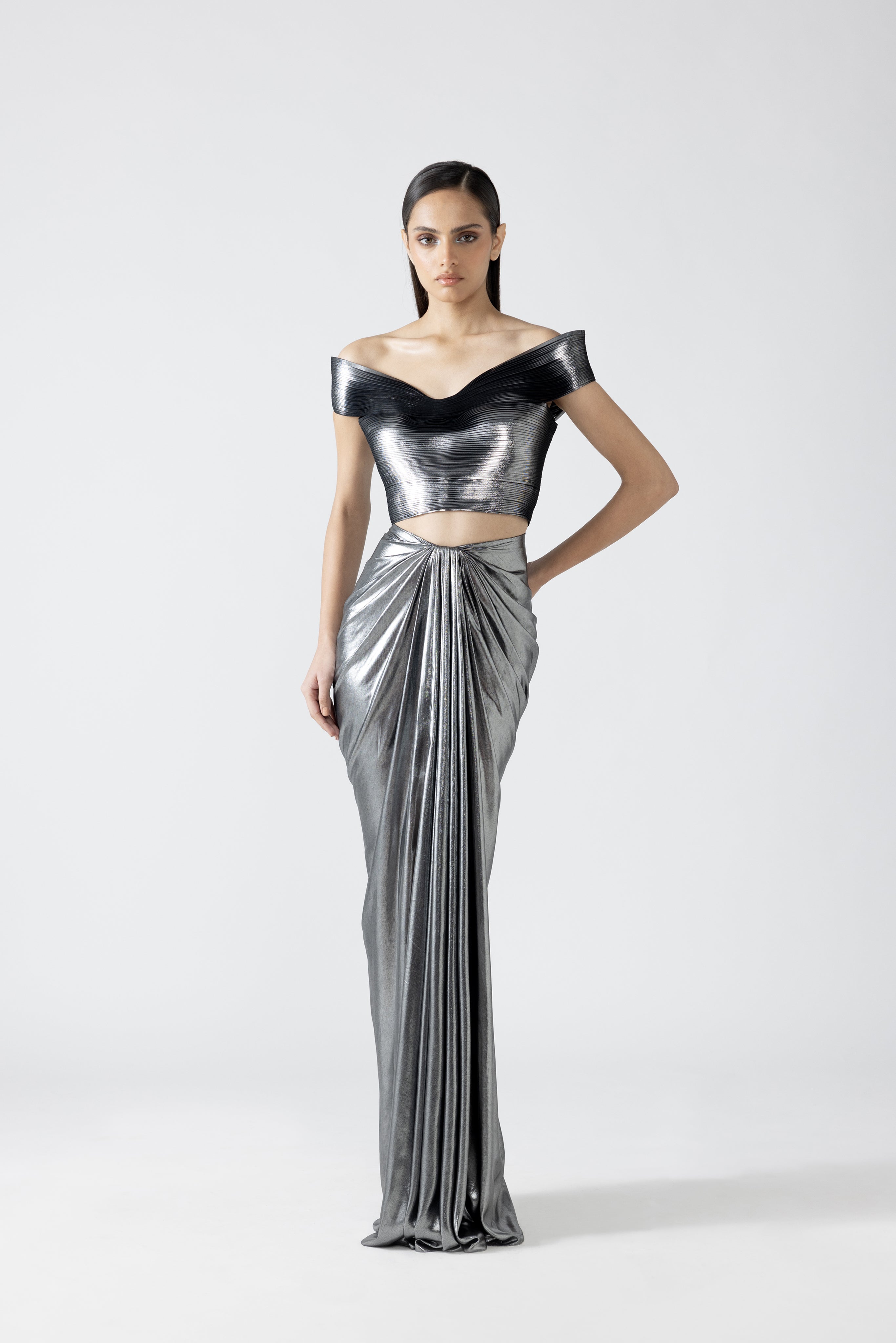 MOULDED METALLIC TOP WITH SKIRT